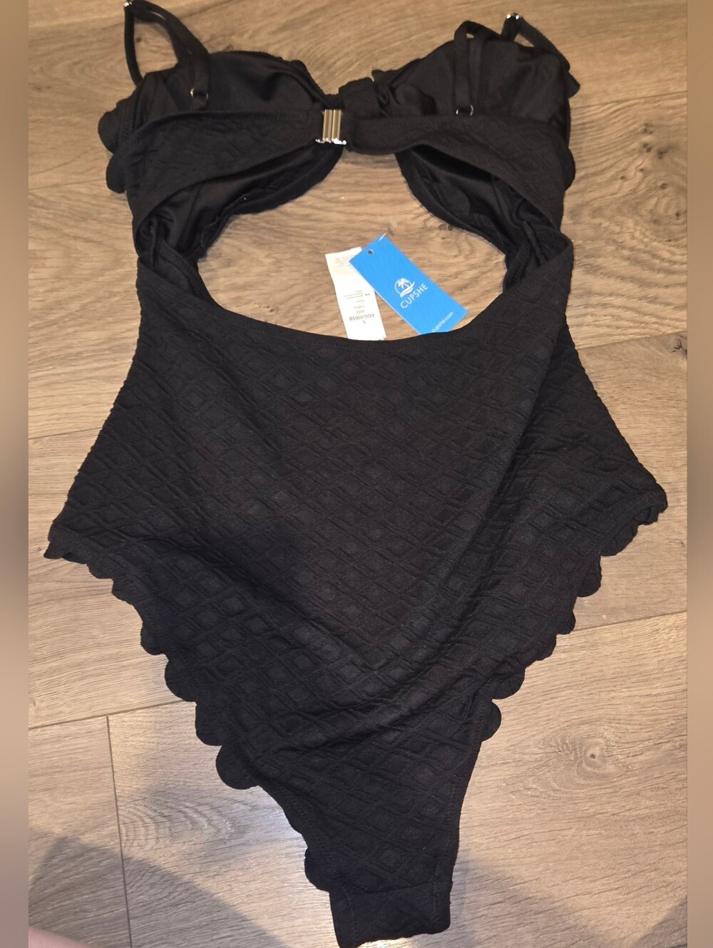 Cupshe Black Scallop One-Piece Swimsuit Large - Picture 2 of 5